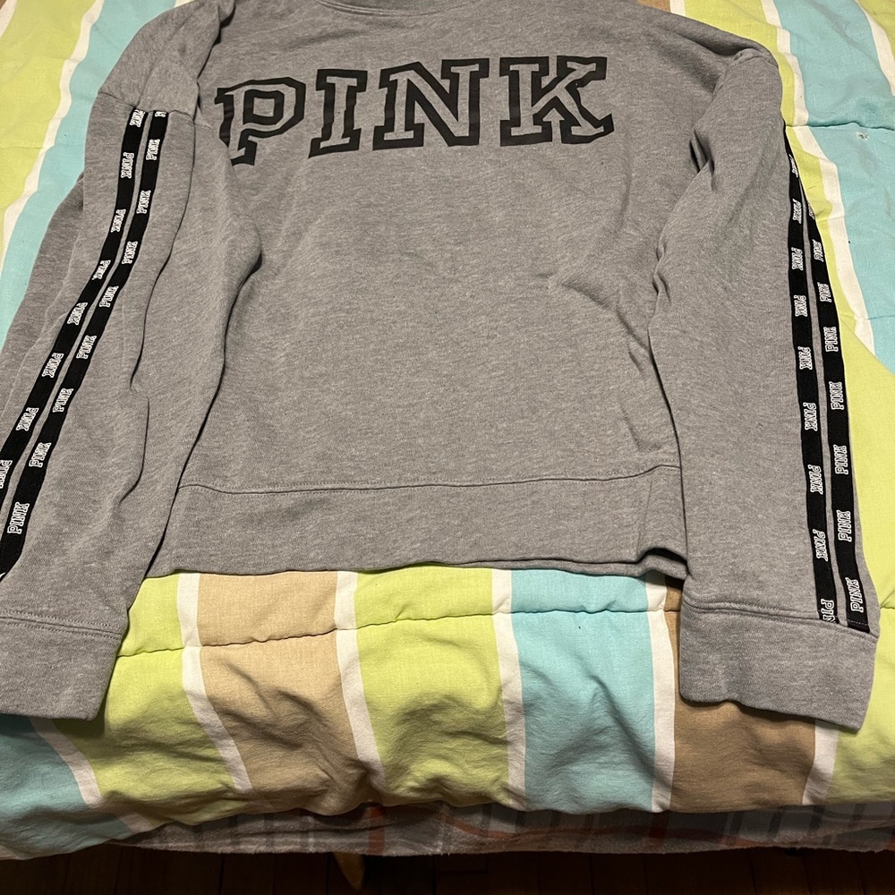 Women’s/Jr Sm PINK Victoria Secret Gray lightweight sweatshirt, mid waist